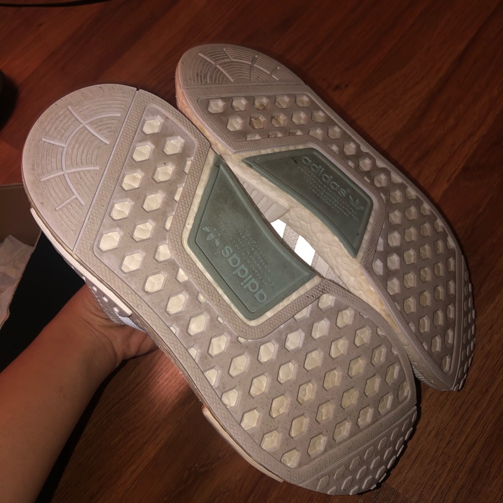 Adidas NMD R1 - Picture 6 of 8